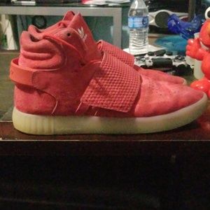 Adidas tubular strap invader